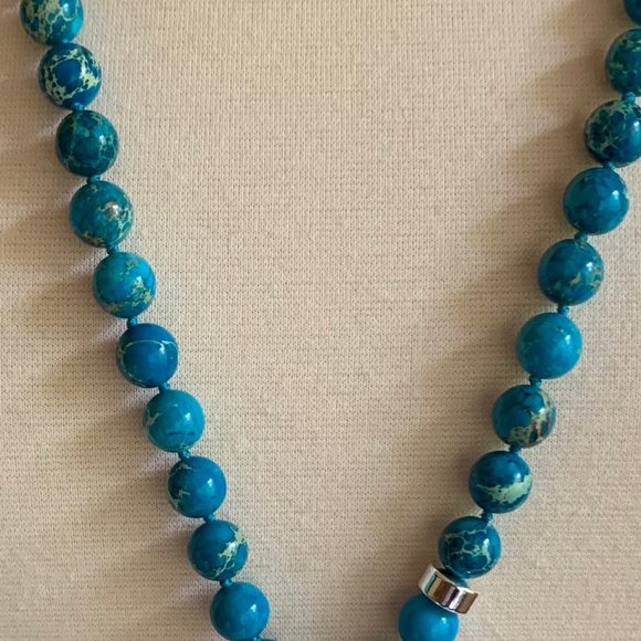 NEST - Turquoise Jasper Pendant Necklace -Like New - Picture 4 of 8